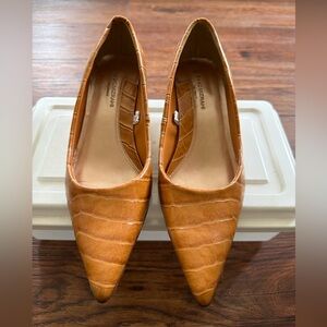 Isaac Mizrahi Camel Croc-Embossed Heels Women’s Size 6.5